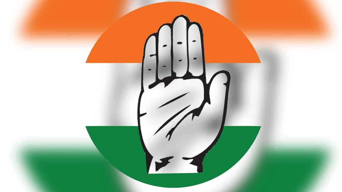 Farmer’s suicide: Congress, BJP stage protest demanding action against officials