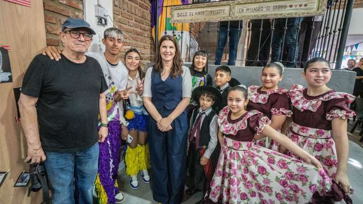 Silvio Rodríguez, reconocido en Moreno