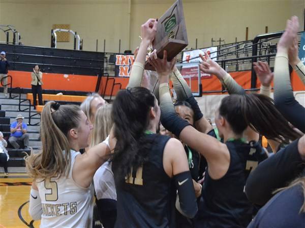 Perrysburg volleyball sweeps to 4th straight district championship