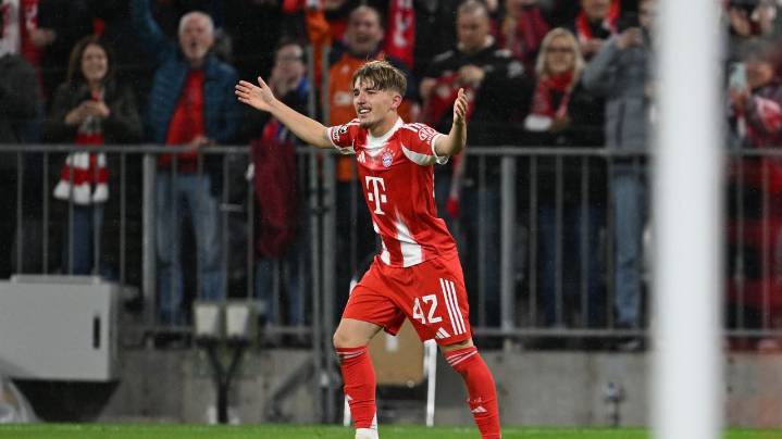 Lennart Karl, 17, scores a record-breaking goal in his first Champions League start for Bayern