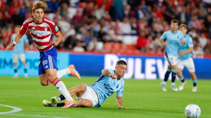 El Granada CF asienta sus ideas y saca un empate insuficiente ante Las Palmas