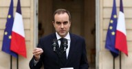 French crisis deepens as government quits after one day
