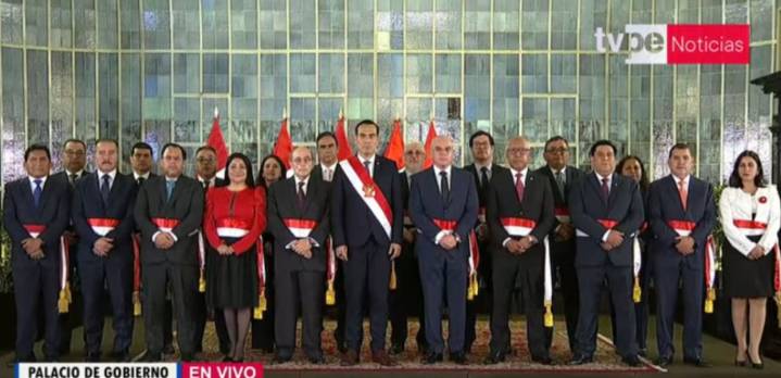 Jerí tomó juramento a nuevo Gabinete