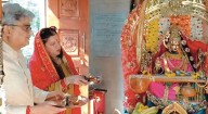 CS Atal Dulloo visits Sharda Temple at LoC Teetwal