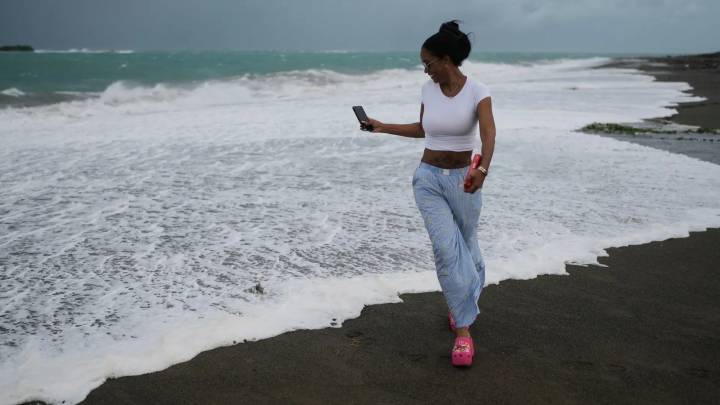 Melissa avanza hacia Jamaica como huracán de categoría 4 mientras la isla se prepara para el impacto
