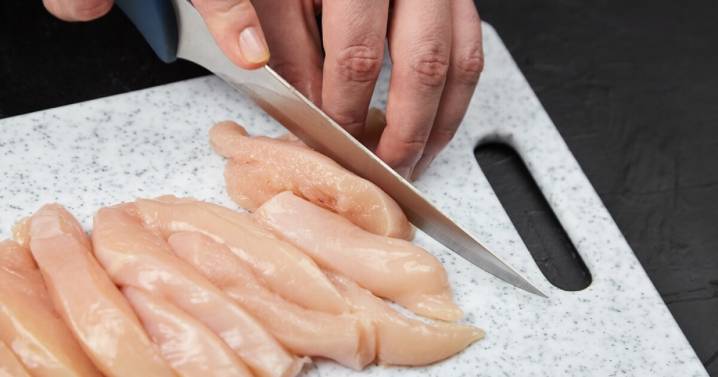 Your chicken dinner could be causing UTIs, new study reveals