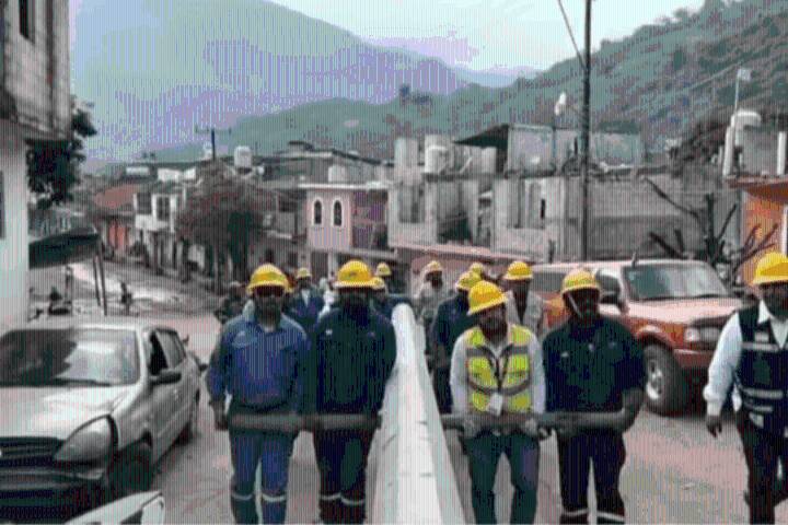 CFE destaca el apoyo de pobladores de Huehuetla para restablecer energía tras las lluvias