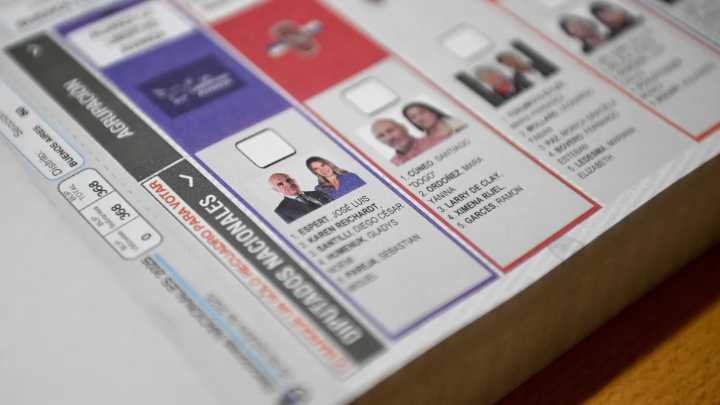 La Cámara Electoral ordenó reimprimir los afiches con la cara de Diego Santilli