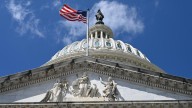 El nominado de Trump para dirigir la Oficina del Asesor Especial se retira antes de la audiencia en el Senado tras la filtración de mensajes controvertidos