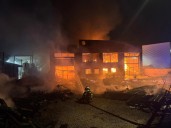 Un incendio arrasa con una nave industrial de 1.000 metros cuadrados en Griñón