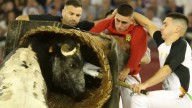 Ambientazo nocturno en la plaza de toros de Zaragoza con los roscaderos: "¡Qué espectáculo"