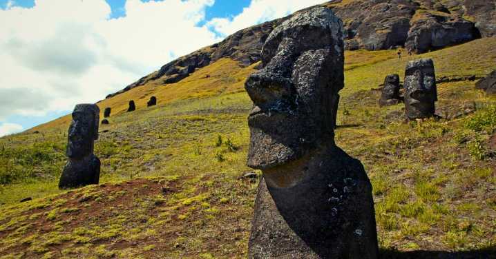 We Might Finally Know How Easter Island’s Giant Statues Moved