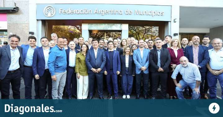 Kicillof y 500 intendentes alertaron sobre la ”enorme catástrofe” que vive el país