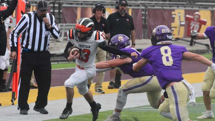 PHOTOS: Cheboygan, Fowlerville collide in football matchup at Central Michigan University