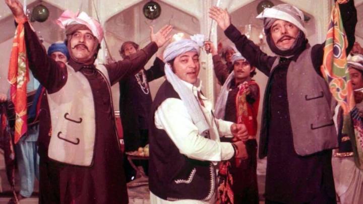 Bollywood's Powerful Villian, Once Rivalled Amitabh Bachchan, Quit Cinema At His Peak