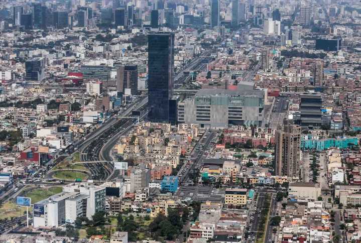 FMI eleva proyección de crecimiento del Perú de 2.8% a 2.9% para este año