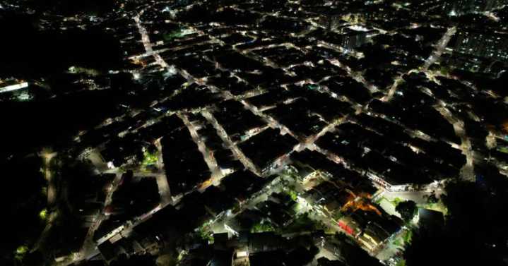 ¡Cesó la horrible noche! Atrás quedaron 40 años de oscuridad en Terrazas de Santa Bárbara