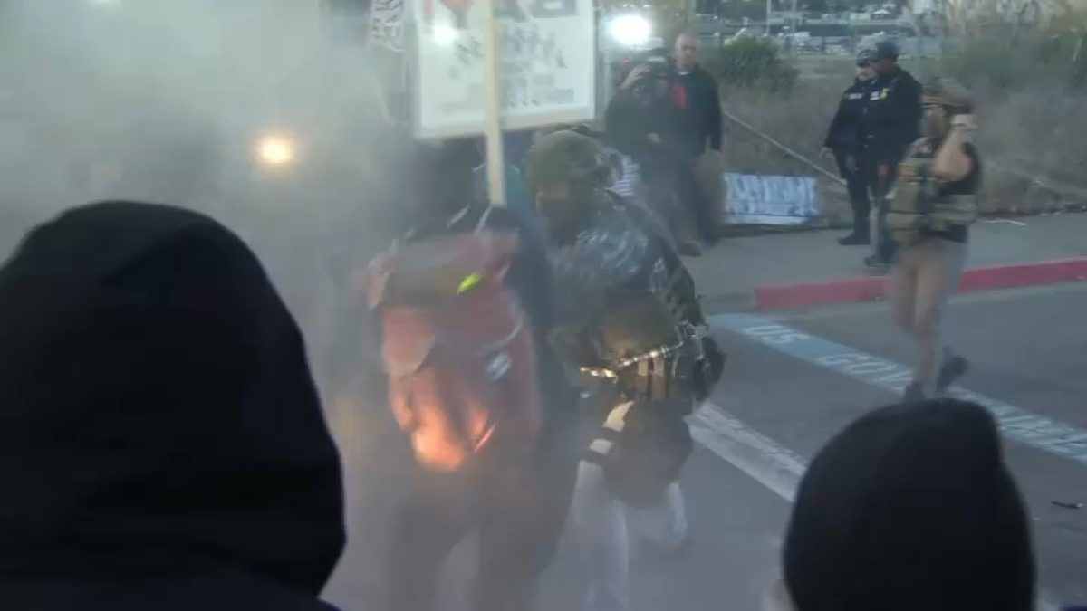 Protestas violentas en Coast Guard Island en Alameda – Telemundo Area de la Bahía 48