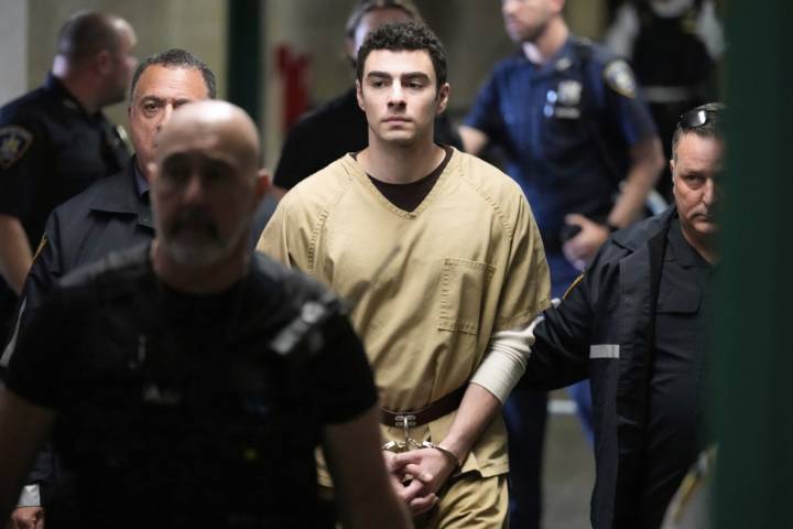 Mangione’s lawyers seek dismissal of death penalty charges