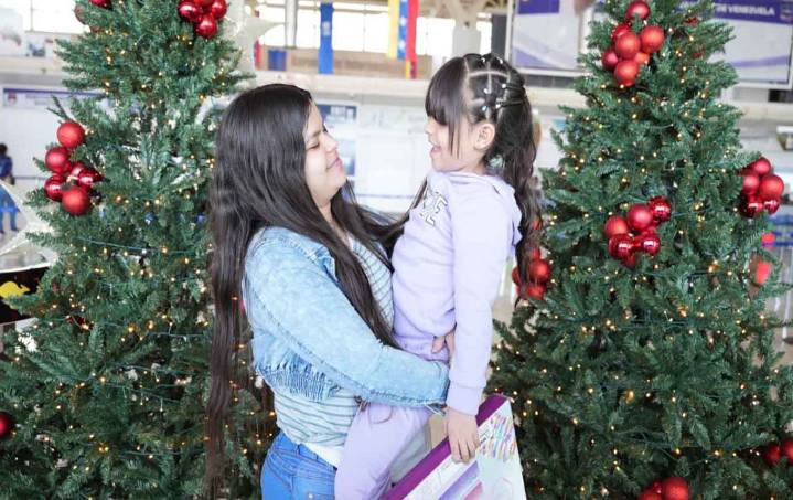 Niña venezolana retorna a casa luego de ser secuestrada por Gobierno de los EE.UU.