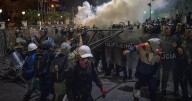 La Policía de Perú dispersa a manifestantes que llegaron al Congreso en marcha de protesta