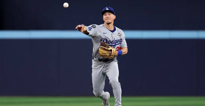 Tommy Edman’s ankle limiting Dodgers options in center field