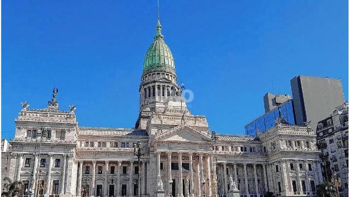 El Gobierno convocaría a sesiones extraordinarias del Congreso para tratar presupuesto y proyectos de reformas