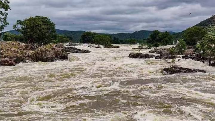 Cyclone Montha intensifies over Bay of Bengal, IMD issues alert for Andhra, Yanam, and South Odisha coasts