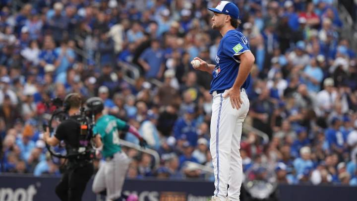 Jays fans react to ALCS Game 2 loss