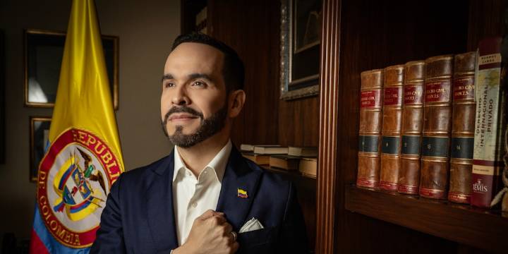 De la Espriella propuso “meter a Dios en las clases” y sacar a Fecode de la enseñanza: “No quiero gente con cartones que no produzca”