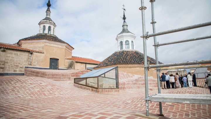La restauración de las cubiertas de la Catedral abre la puerta a nuevos usos culturales en el claustro More