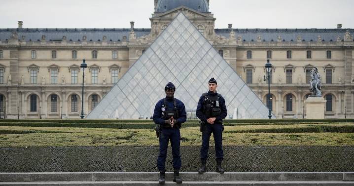 Cops Scramble to Hunt Priceless Treasures Swiped in Louvre Heist
