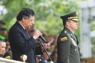 Presidente Petro pidió públicamente cambio del director de la Policía, el general Triana