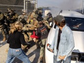 Gas Lacrimógeno y Tensión: Operativo de ICE Desata Indignación en Albany Park, Chicago