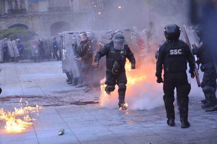 Tras Agresiones en Marcha del 2 de Octubre, 16 Policías Permanecen Hospitalizados, Tres de Ellos Delicados