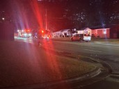 Dos personas fueron trasladadas al hospital tras un incendio en Sparkman Drive