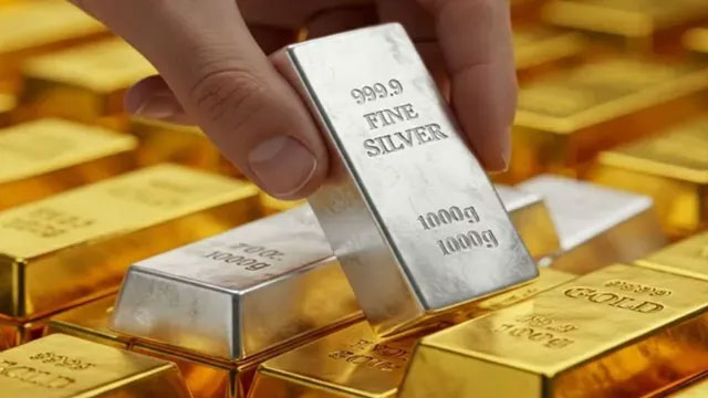 Silver hits record Rs 1.64 lac/kg as bullion market extends rally, gold also climbs sharply