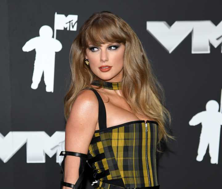 Taylor Swift Makes $100,000 Donation to Young Cancer Patient