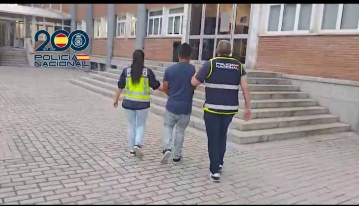 Operación Peluche: dos fugitivos por violar a menores, detenidos en Madrid