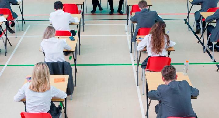 El SES mantiene los exámenes de oposición pese al adelanto electoral