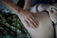 Para personas embarazadas, el calor extremo conlleva riesgos adicionales