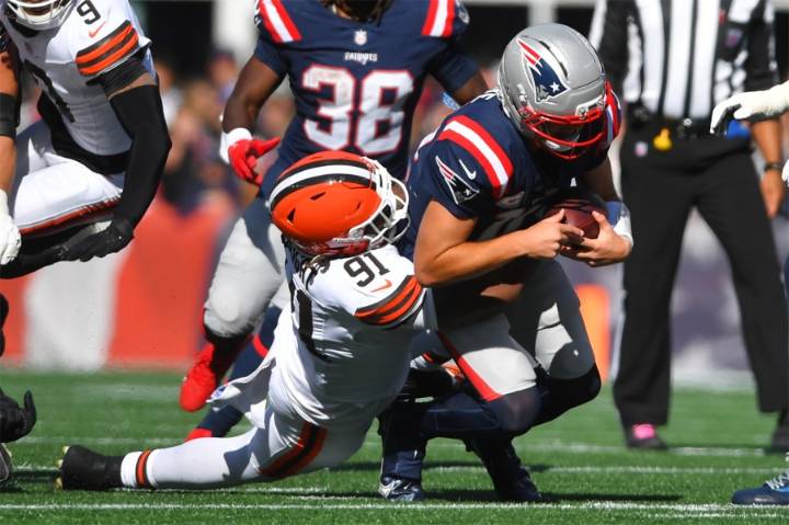 Myles Garrett breaks Browns franchise record with 5 sacks against Patriots