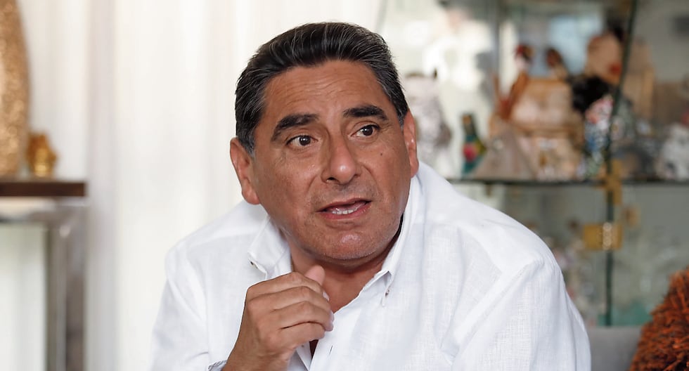 Carlos Álvarez presenta precandidatura a la presidencia de la República por el partido País para Todos