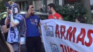 El padre y amigos de Pablo Grillo se manifestaron frente al lugar donde votó Patricia Bullrich