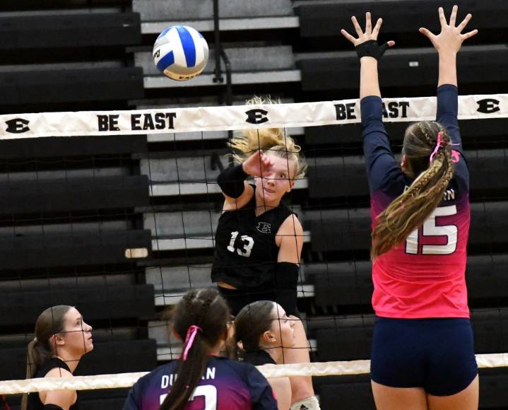 Freshman Lexi Coleman’s 30 kills leads South Lyon East to sweep of South Lyon