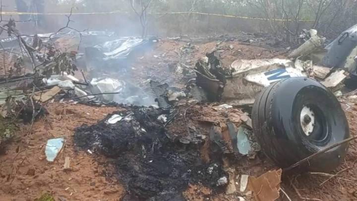 Kenyan plane carrying foreign tourists crashes, 11 killed World News