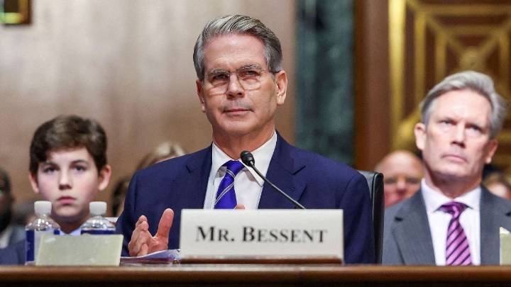 Scott Bessent anunció que la ayuda económica a Argentina podría ser de 40 mil millones de dólares