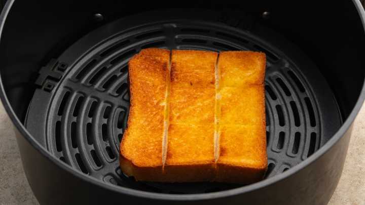How A Slice Of Bread Can Make Cleaning Your Air Fryer Easy