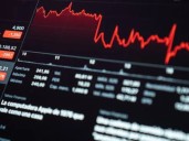 Una multinacional cayó más del 40 por ciento y acusó a la Argentina