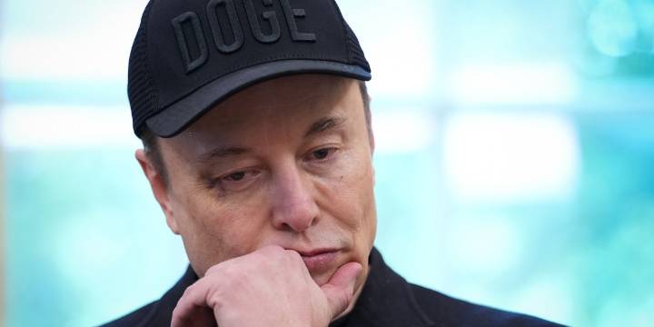Battle over Elon Musk's trillionaire pay package builds as pension funds face off against Tesla